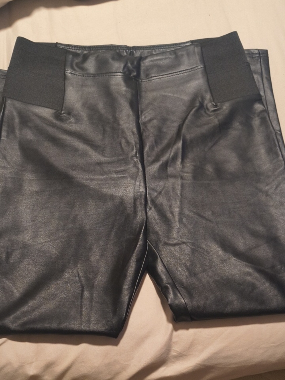 Women's pants subcategory classification